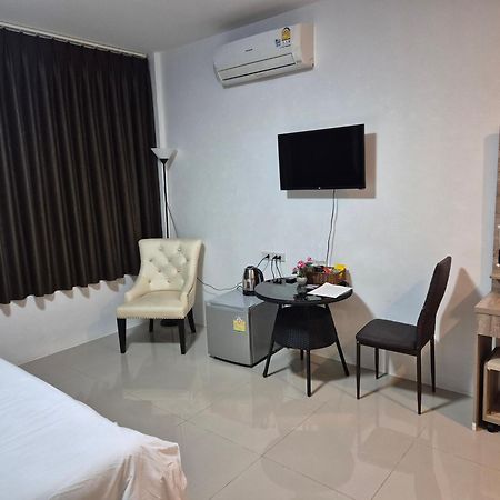 Dorothys Hotel Pattaya Luaran gambar