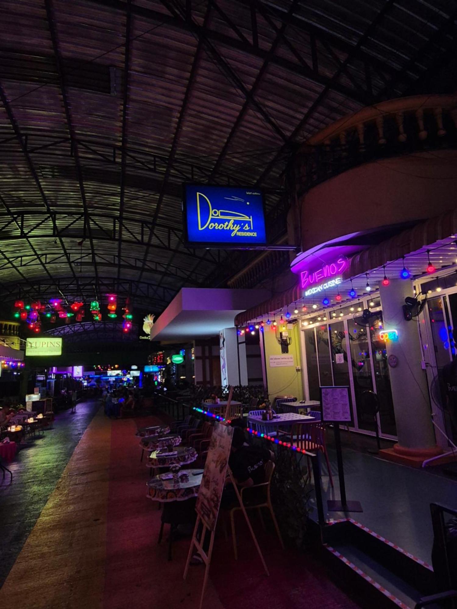 Dorothys Hotel Pattaya Luaran gambar